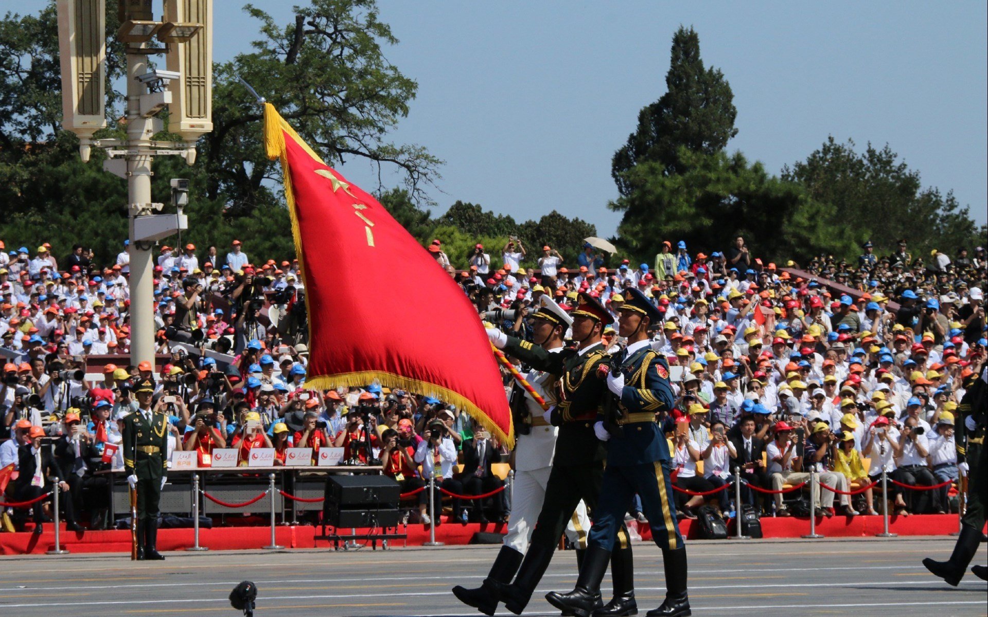 中国花样游泳队演绎东方美学，裁判齐赞创新编排，中国花样游泳队领队