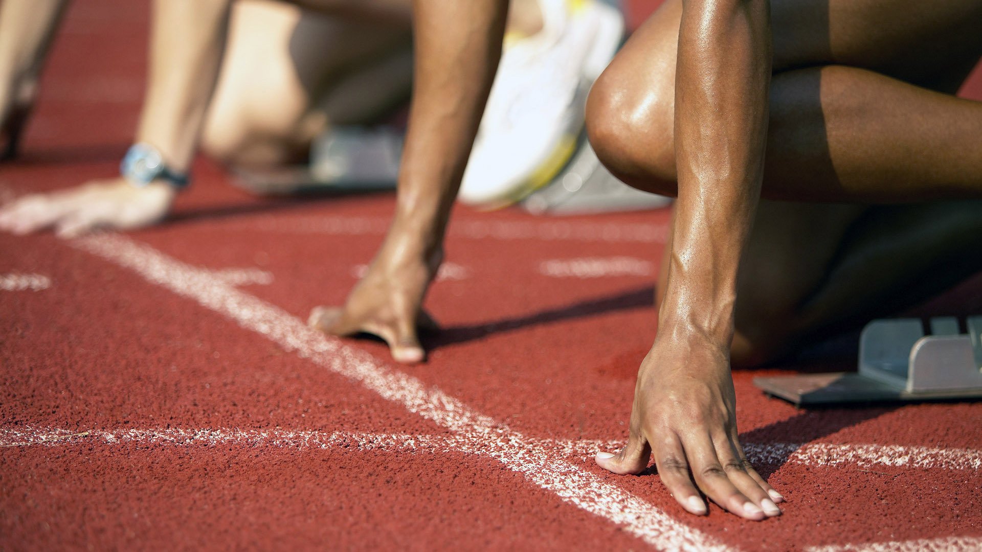 篮球联赛裁判执法规范化培训持续深化，篮球裁判员培训方案